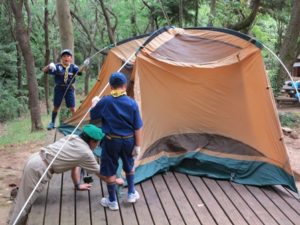 CSはテントを建てます。